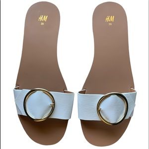 NWOT H&M Women's Sandal / Slide Size 8 EU 39 White With Gold Medallion